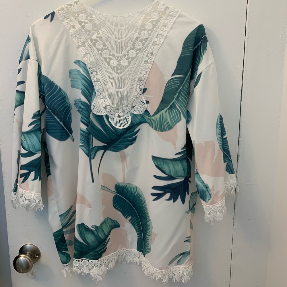 Kimono - Picture 2 of 2